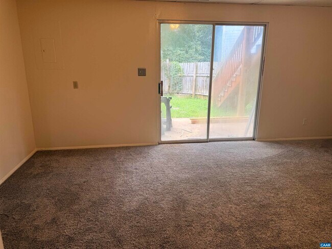 Building Photo - 2319 Finch Ct