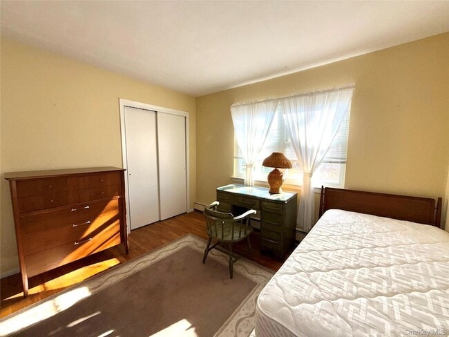 Building Photo - 15 Sherry Ln