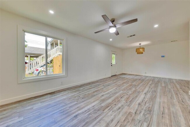 Building Photo - 6807 Trendal Ln