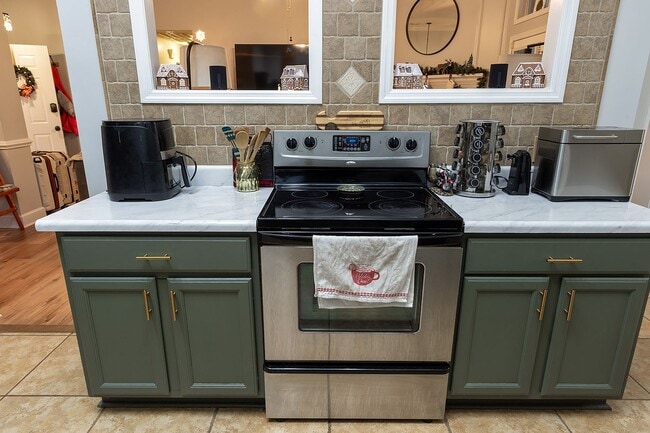 Building Photo - Welcome Home!