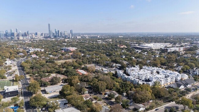 Building Photo - 2606 Wilson St