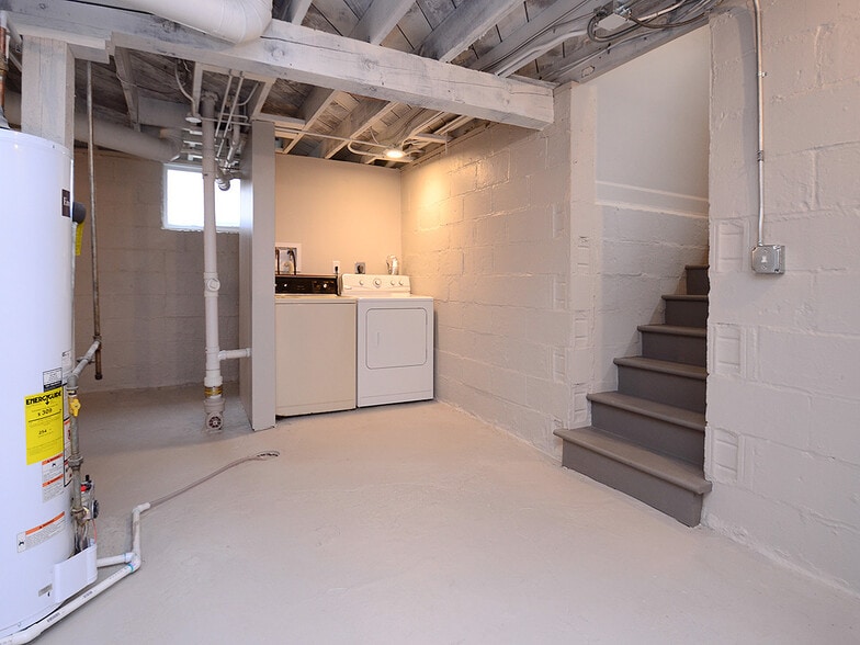 Building Photo - 2209 South 59th Street