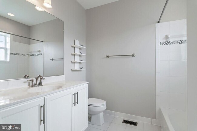 Building Photo - 612 Marina Landing Ln