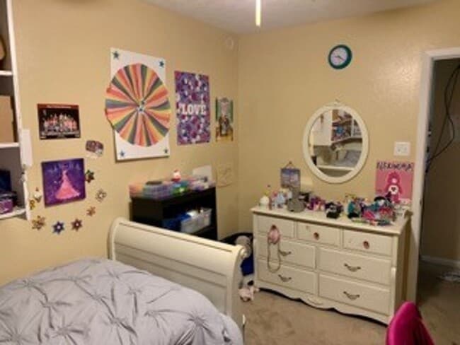 Building Photo - Bryan - 3 Bedroom - 2 Bath -1 vehicle garage - Fenced in back yard - House.