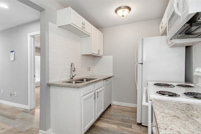 Building Photo - 4931 Junius St