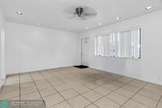 Building Photo - 4932 SW 12th St
