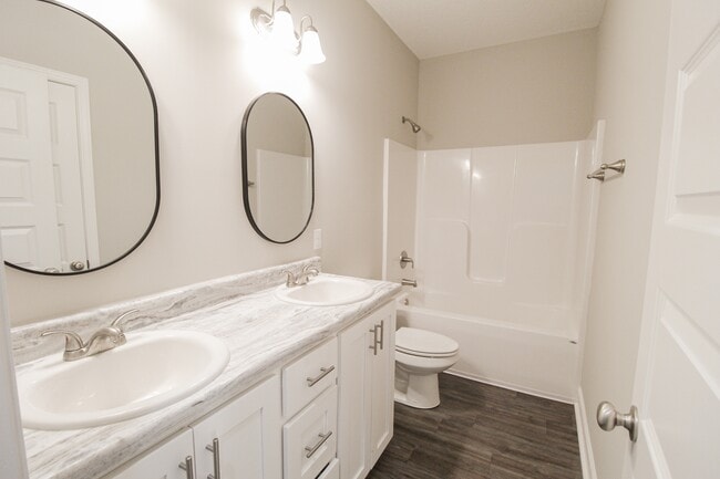 Building Photo - 312 Old Rockdale