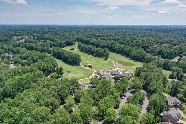 Building Photo - 110 Westchester Way