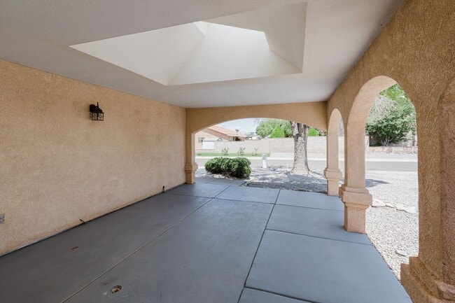 Building Photo - MOVE IN SPECIAL: $500 off the First Month ...