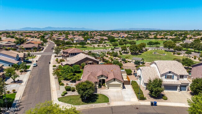 Building Photo - 2801 E Lindrick Dr
