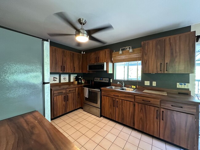 Building Photo - Fully Furnished- All Utilities Included- 1bd & 1 1/2 bath