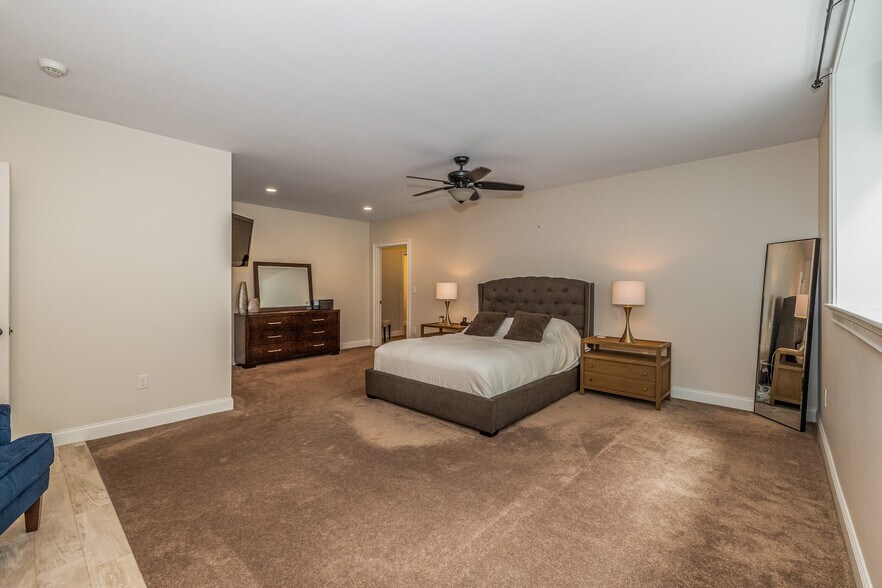 Building Photo - 9 Washington Ave