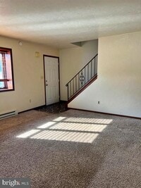 Building Photo - 213 Catalpa Ln