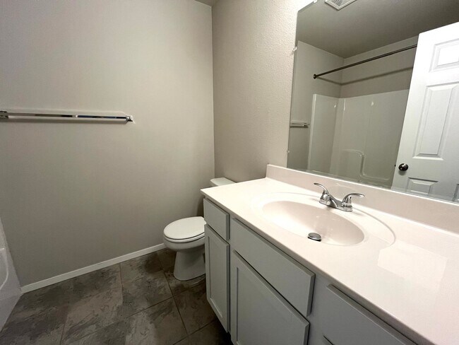 Building Photo - 1751 Forest Dr