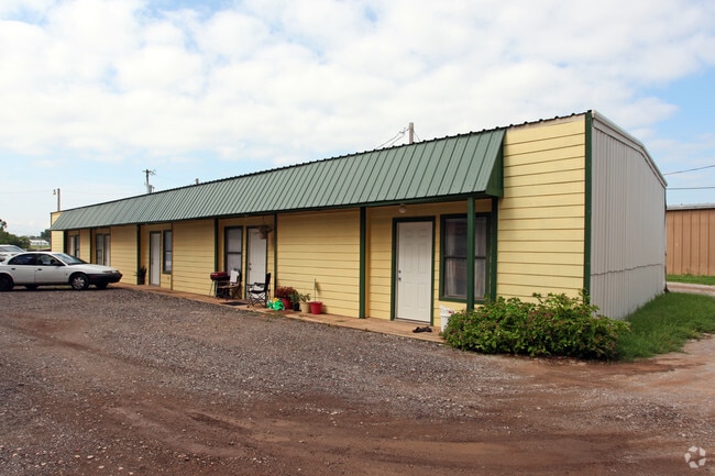 Primary Photo - Heritage Apartments