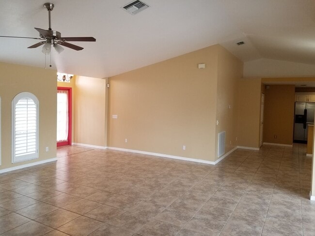 Building Photo - 2321 SW 19th St