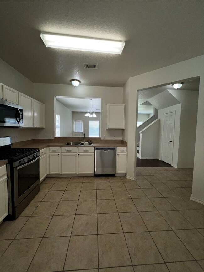 Building Photo - 18823 S Lyford Dr