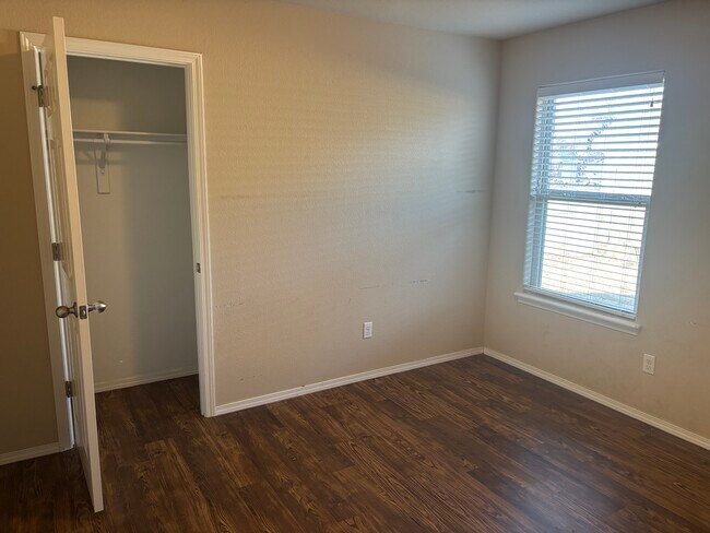 Building Photo - 630 Saddlehorn Dr