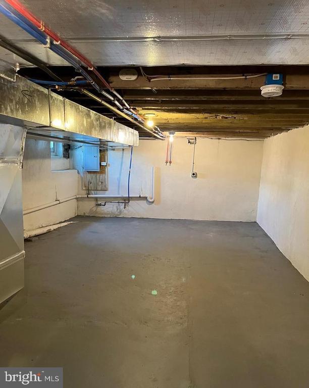 Building Photo - 436 Depot St