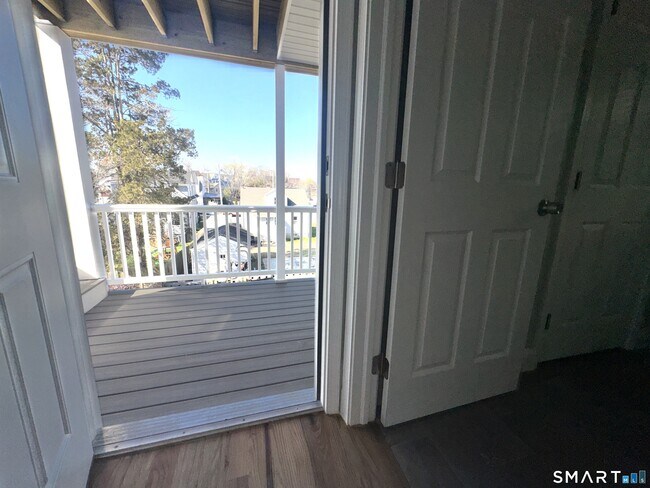 Building Photo - 105 Churchill St