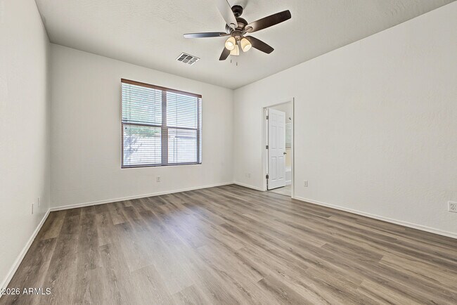 Building Photo - 15398 W MacKenzie Dr