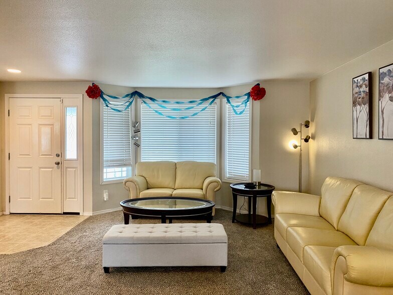 Building Photo - 458 Trout Ave