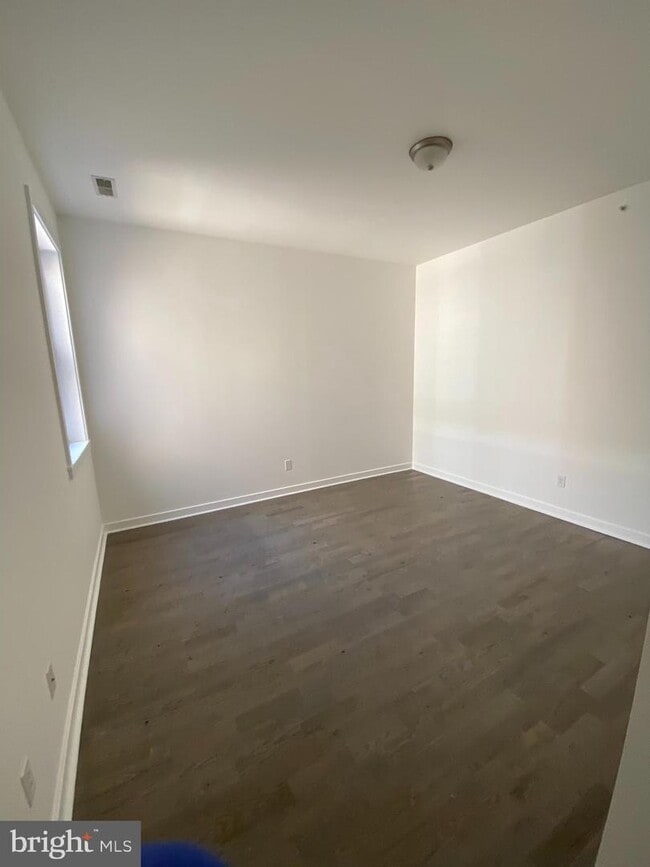 Building Photo - 528 N 34th St