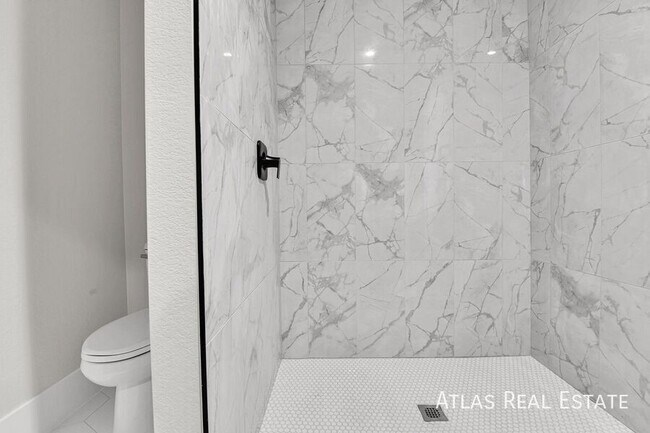 Building Photo - 6643 W 52nd Dr