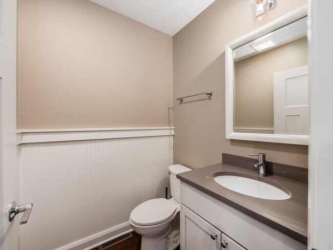 Building Photo - Luxury Living at Four X Five Condos
