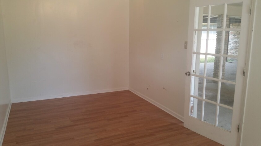 sun light - 10158 Azrok Ave