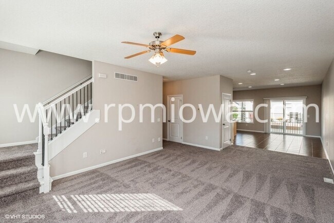 Building Photo - TONS OF SPACE!! 4 Bedroom, 3.5 Bath Townhome in Johnston