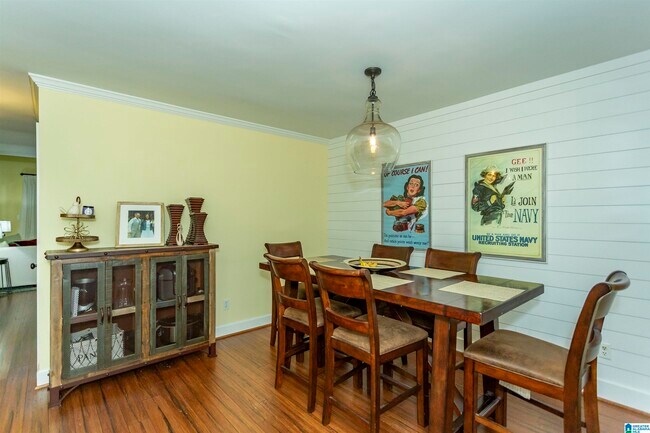 Building Photo - 327 Heath Dr