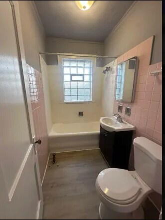 Building Photo - 8055 S Paulina St