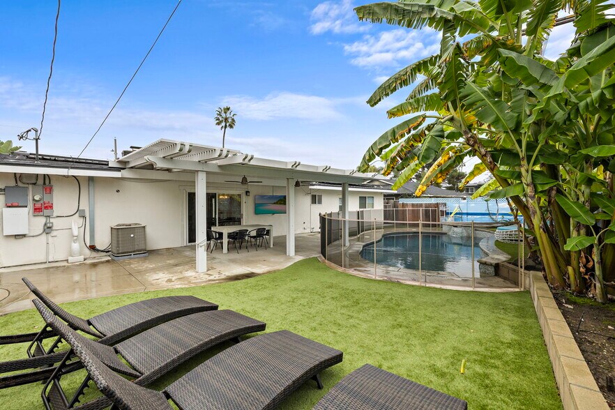 Building Photo - 1581 Baker St