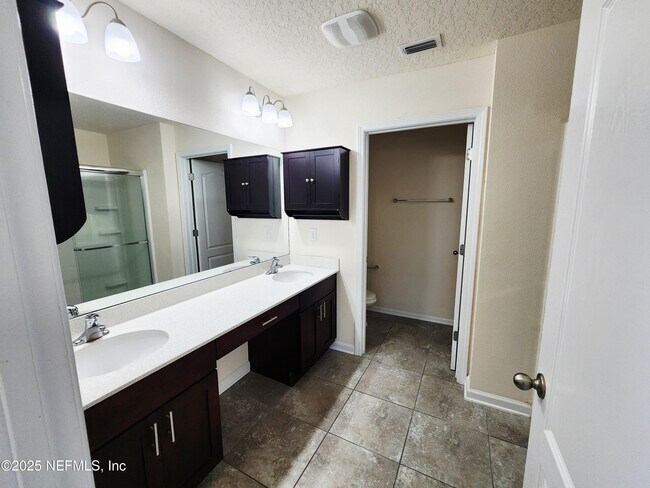 Building Photo - 99 Bush Pl