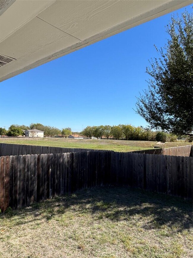 Building Photo - 127 Salado Dr