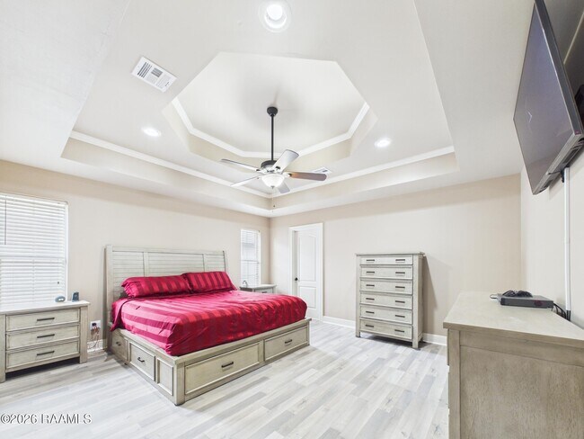 Building Photo - 430 Planters Row