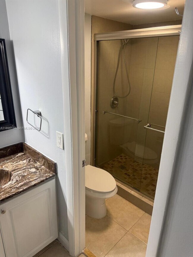 Building Photo - 6831 SW 147th Ave