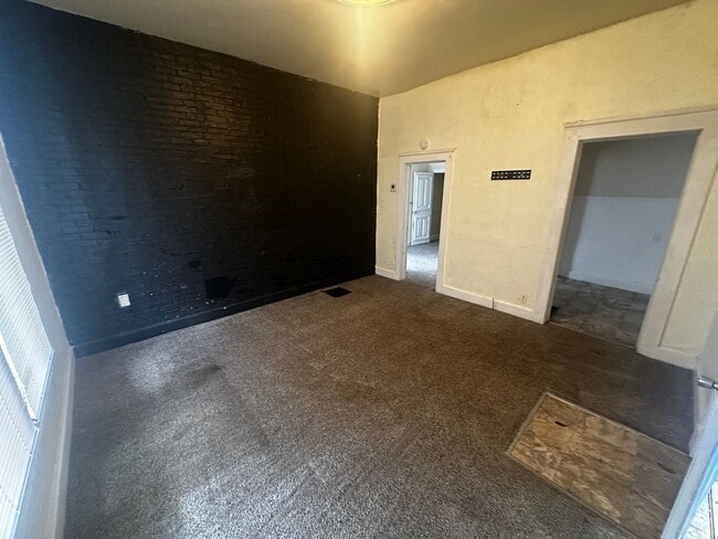 Building Photo - 1017 Ridenbaugh St