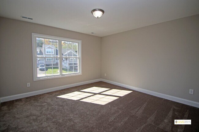 Building Photo - Upscale rental in Harrisonburg!