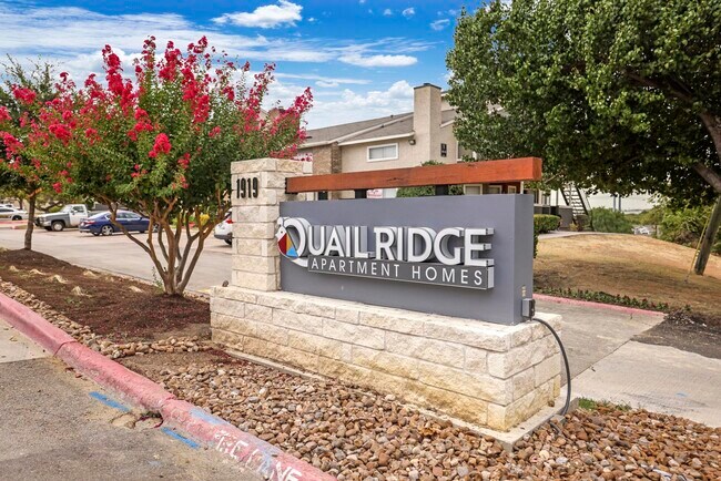 Building Photo - 1919 W Tarrant Rd