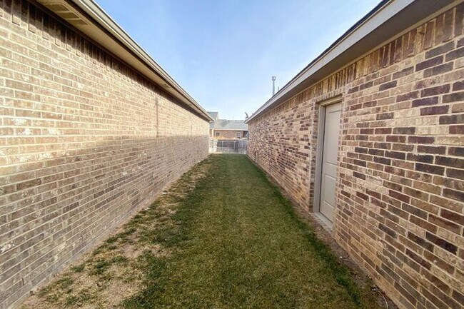 Building Photo - 7415 Nick St