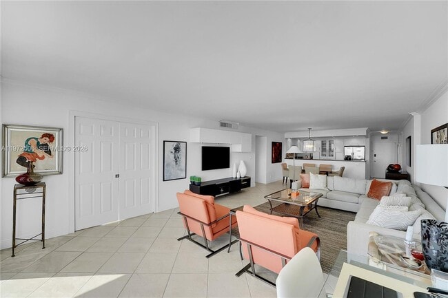 Building Photo - 3140 S Ocean Dr