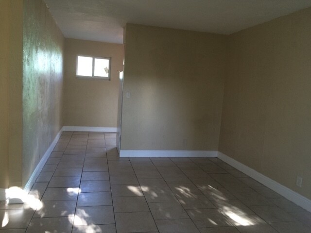 Building Photo - 2871 NW 12th Ct