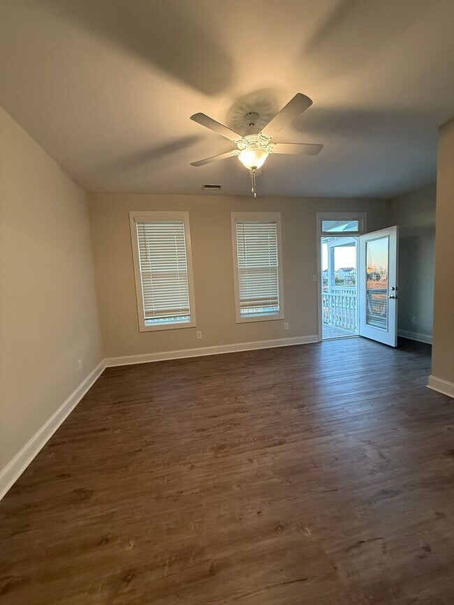 Building Photo - Luxury Coastal Living in Surf City -117 S Boca Bay Ln