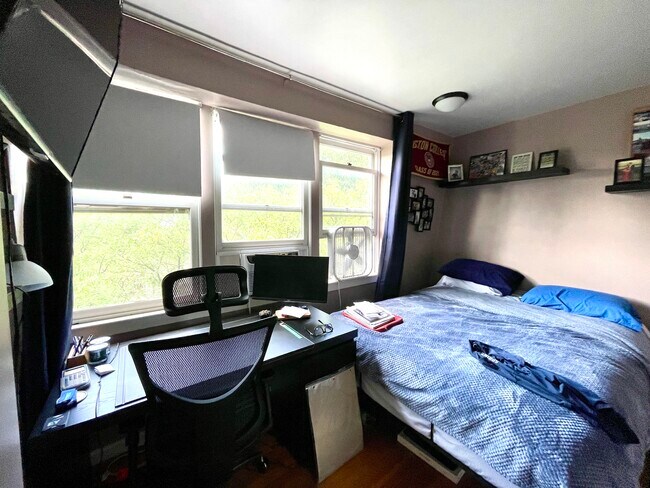 Building Photo - 6 Hingham St