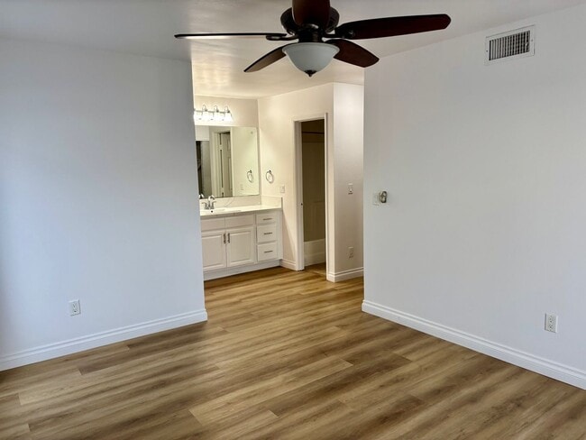 Building Photo - 516 Derby Rd