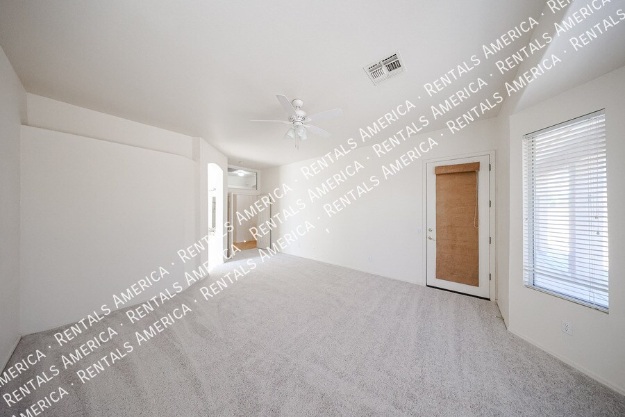 Building Photo - 1711 S 97th St