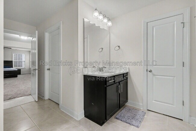Building Photo - 3034 Stephen Pace Trl