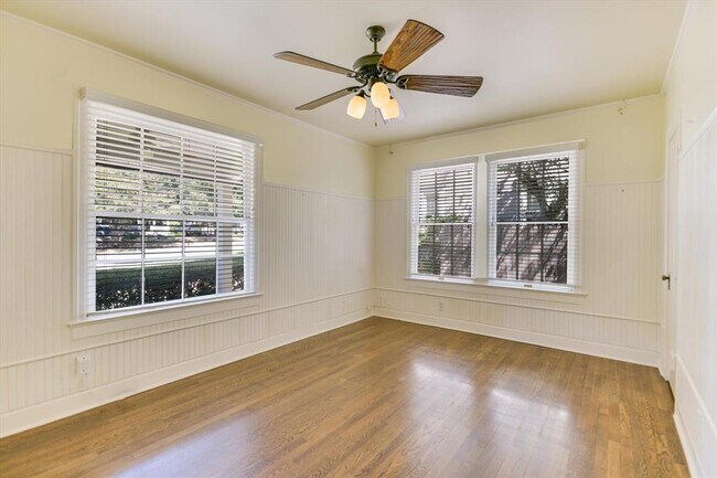 Building Photo - 1707 Mohle Dr